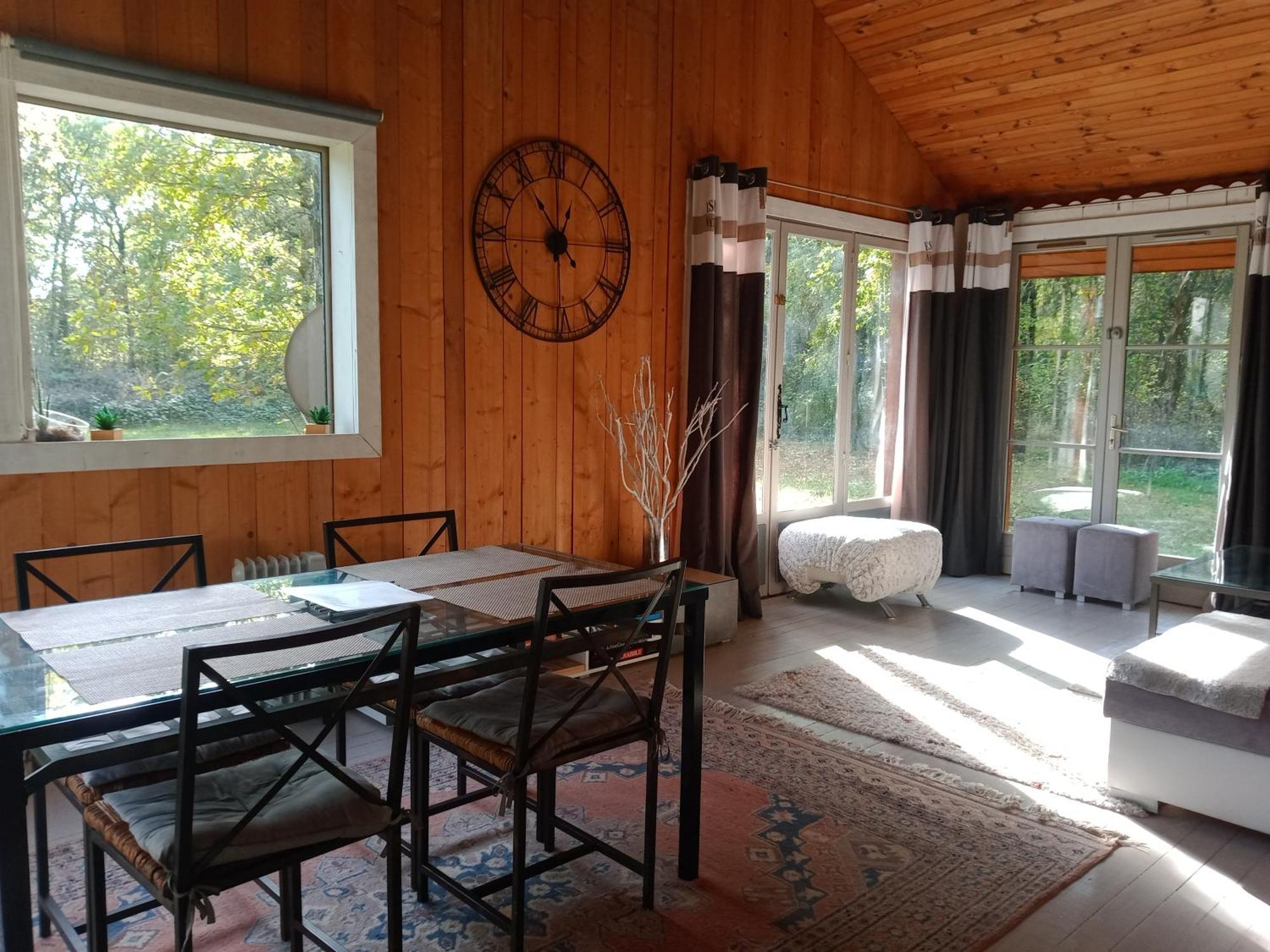 Chalet En Foret, Brame Du Cerf Valpuiseaux Rum bild